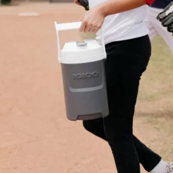 NEW Igloo Half Gallon Tumbler Jug Cooler Beverage Container Thermos 1/2 Gallon S - Picture 9 of 13